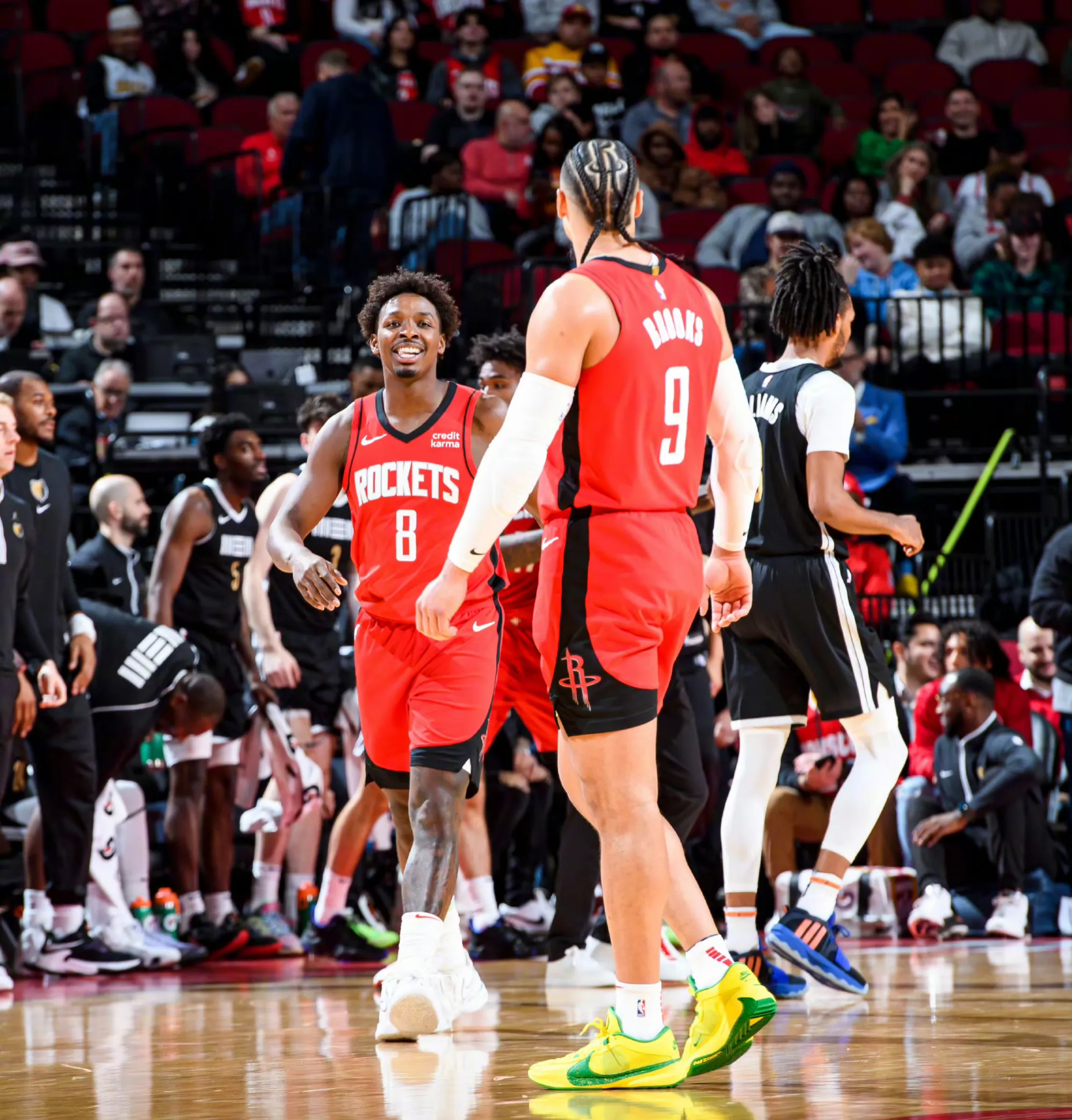 关于清晨休斯敦火箭备战NBA常规赛，迎来里程碑细节曝光，气氛紧张，赛程密集仍需轮换的信息